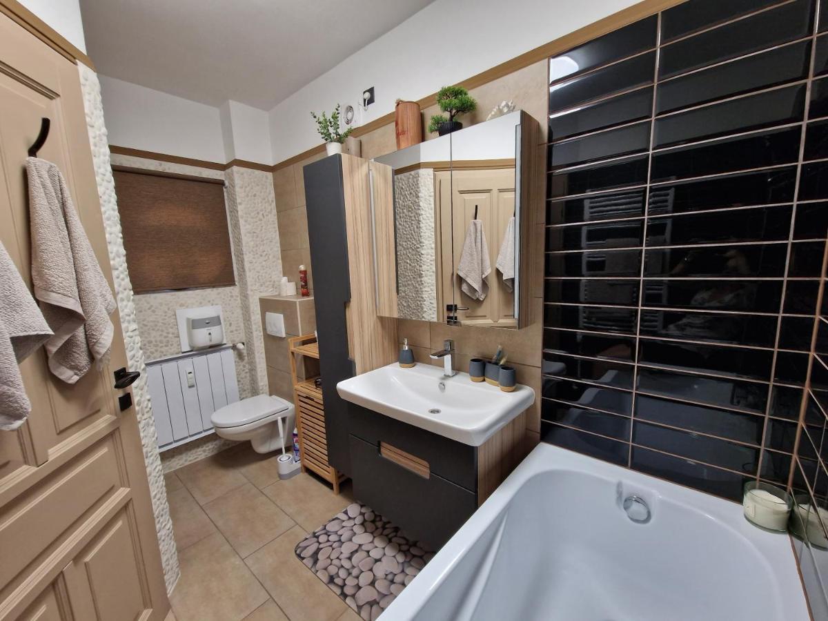 Mosonmagyaróvár Rozina Apartman מראה חיצוני תמונה