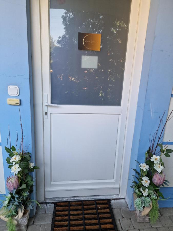 Mosonmagyaróvár Rozina Apartman מראה חיצוני תמונה