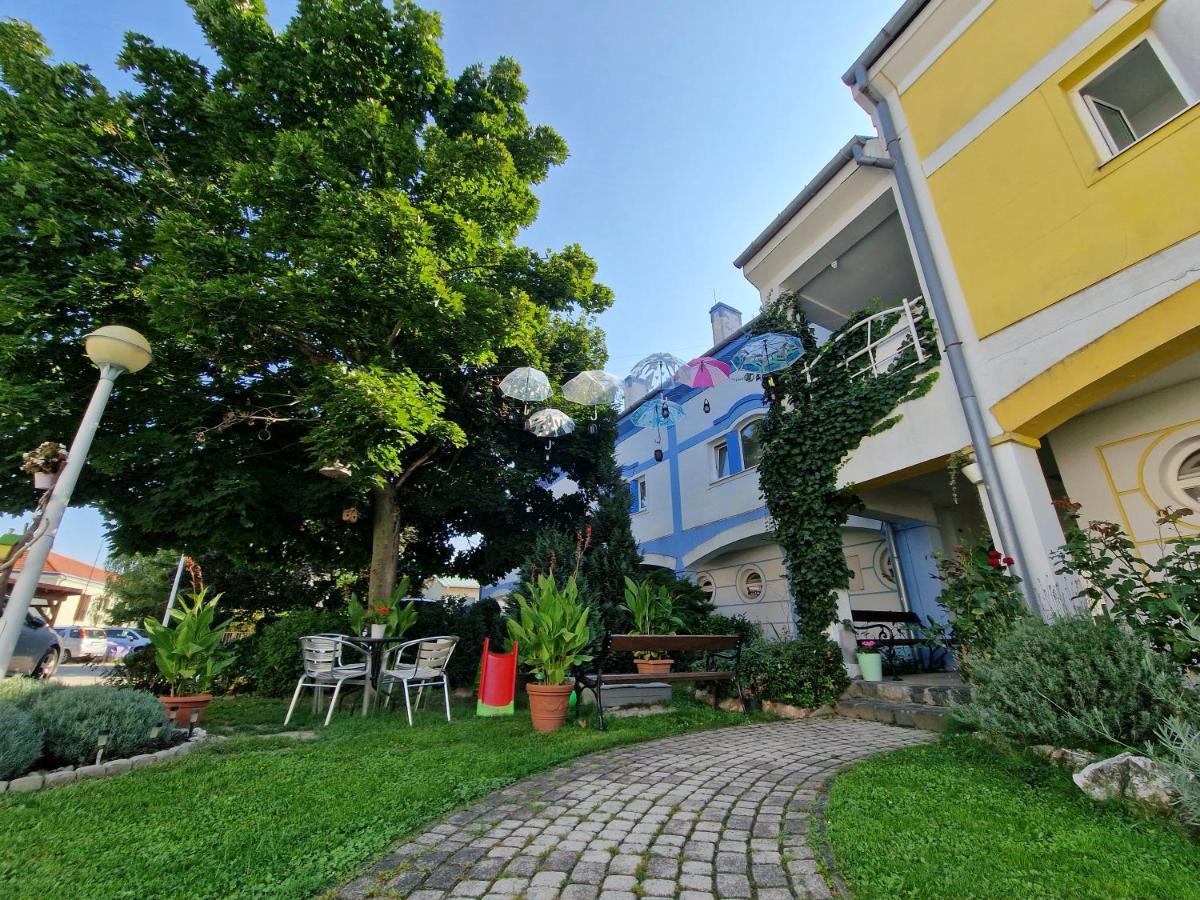 Mosonmagyaróvár Rozina Apartman מראה חיצוני תמונה