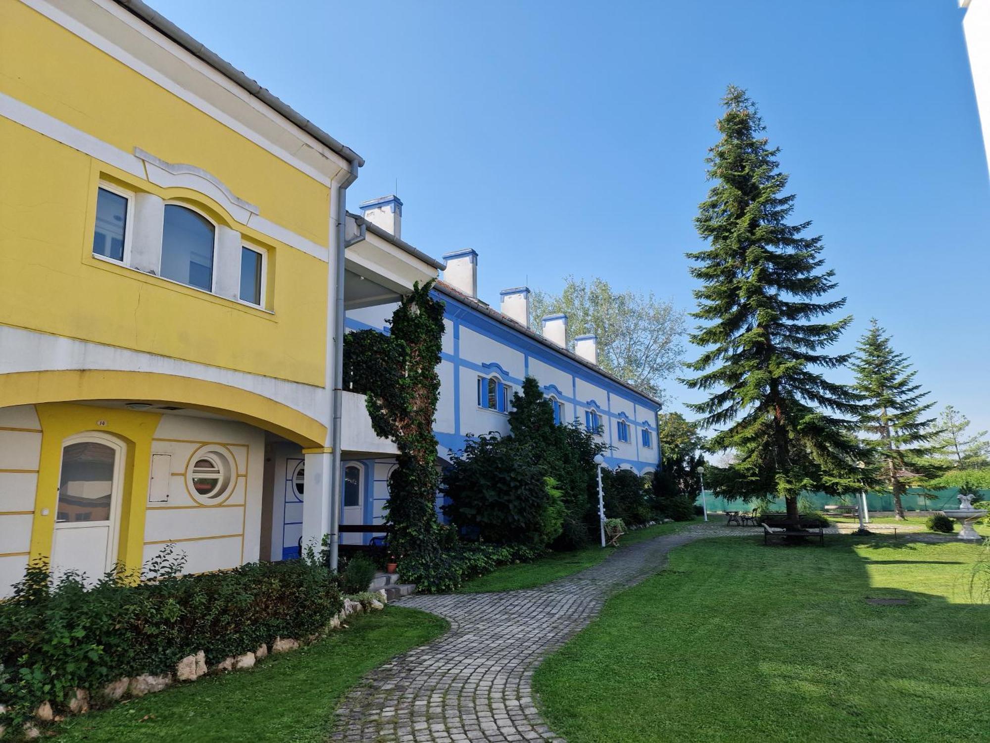 Mosonmagyaróvár Rozina Apartman מראה חיצוני תמונה